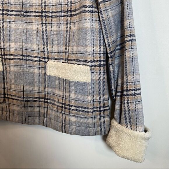 Vintage Pendleton wool plaid gray/tan neutral jacket with Sherpa detail - Picture 3 of 9